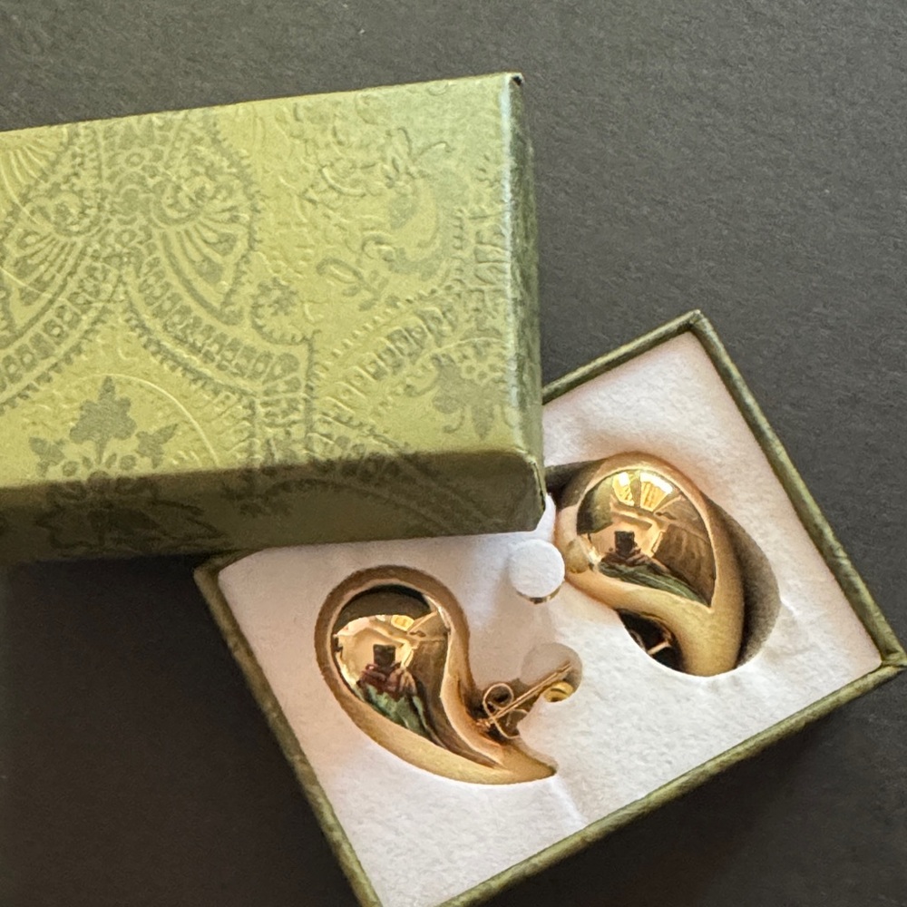 Gold Curved / Tear drop  Earrings - Women Jewelry